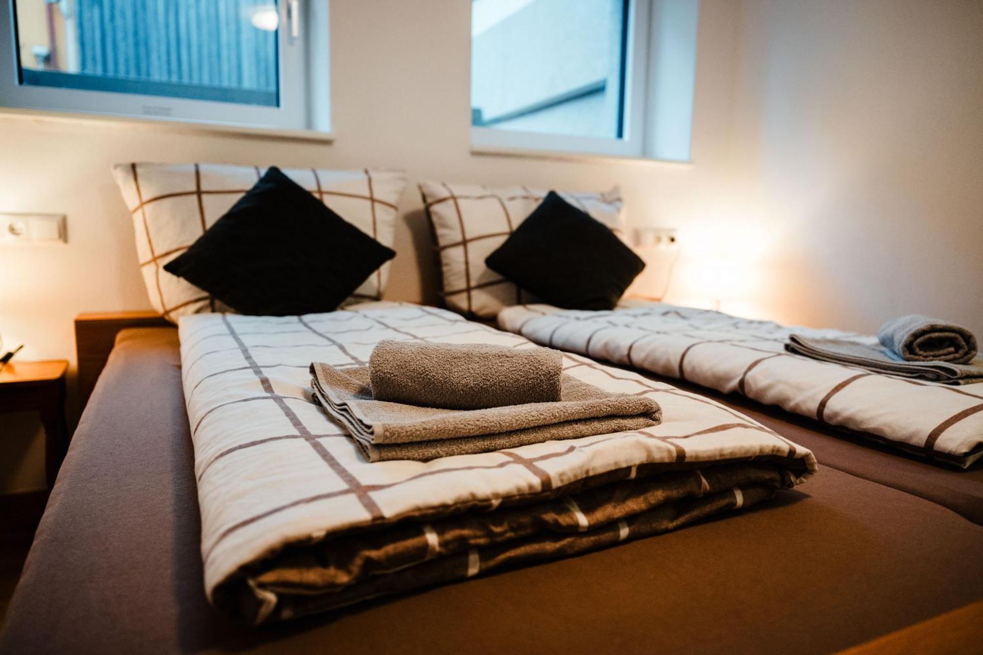 Mitzis Stubn Apartments - Bad Goisern - 24-Hour Self Check-In Buitenkant foto
